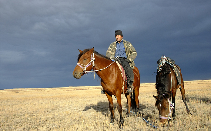 altai mountains mongolia horseback riding tour