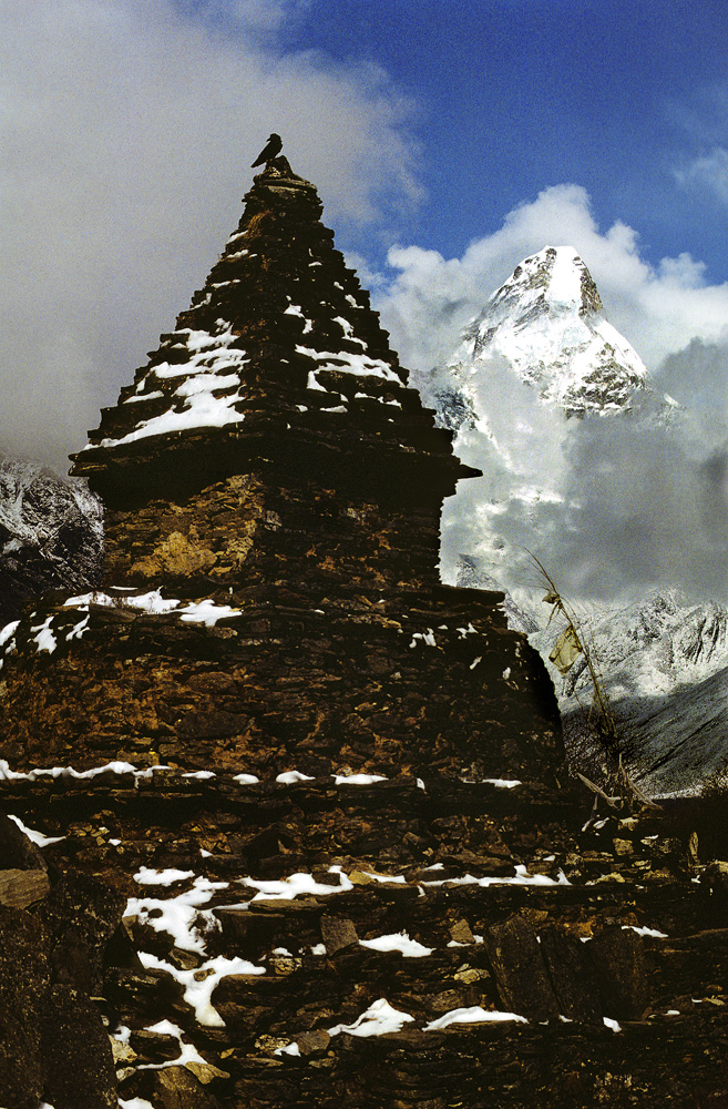 ama dablam chorten nepal