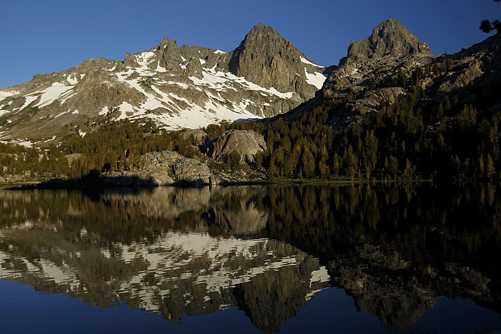 lake ediza sunrise photo